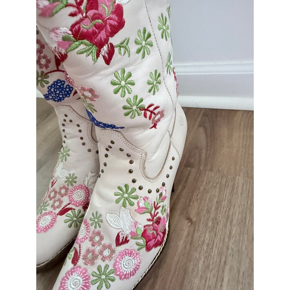 Anthropologie Dingo Poppy White Floral Embroidered Western Boots-Size 7.5 - Picture 8 of 9